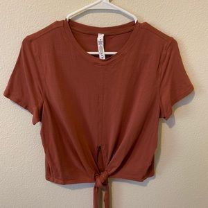 Lululemon Crop Top • Size 6
